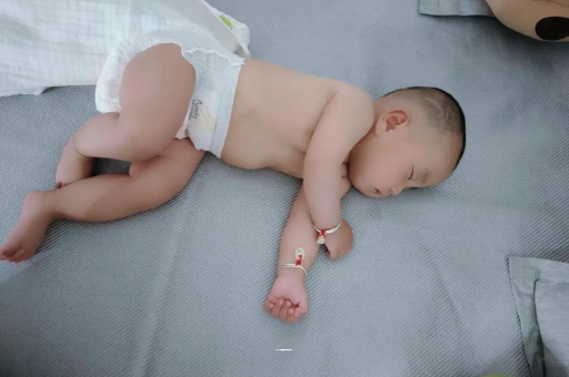 莱阳怀孕多久会显肚子